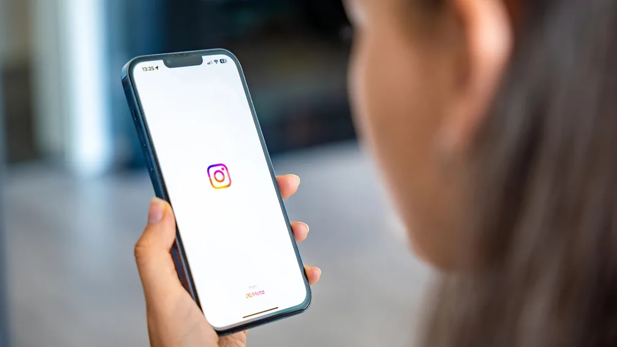Обмеження для підлітків в Instagram і Facebook: як батьки контролюють час